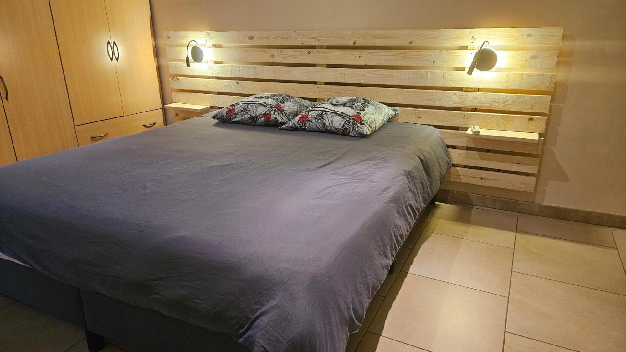 Gite Citadin De L'Entreville Лоб Экстерьер фото